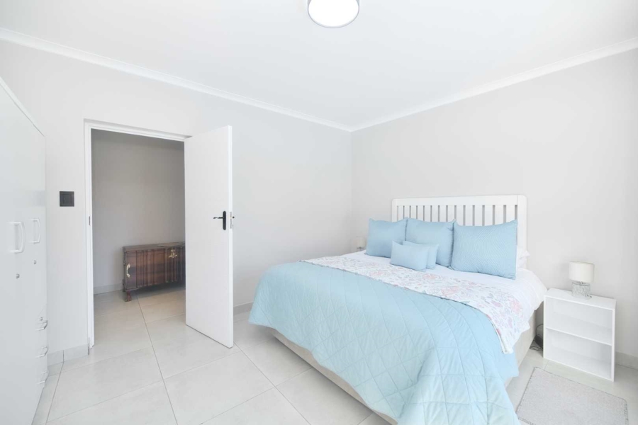 9 Bedroom Property for Sale in Westcliff Western Cape